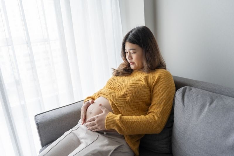 Thai nhi quá lớn khiến mẹ khó tìm tư thế ngủ